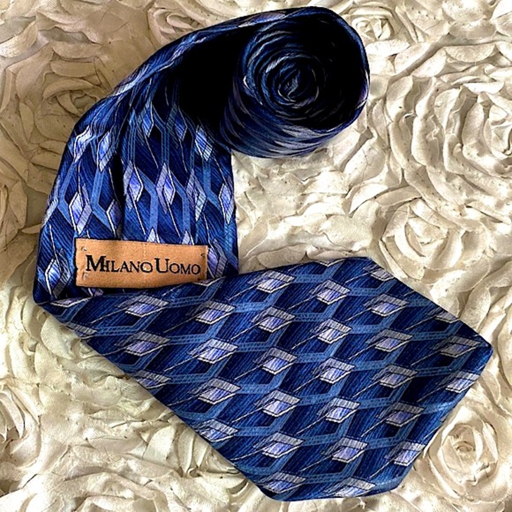 New Milano Uomo mens silk tie